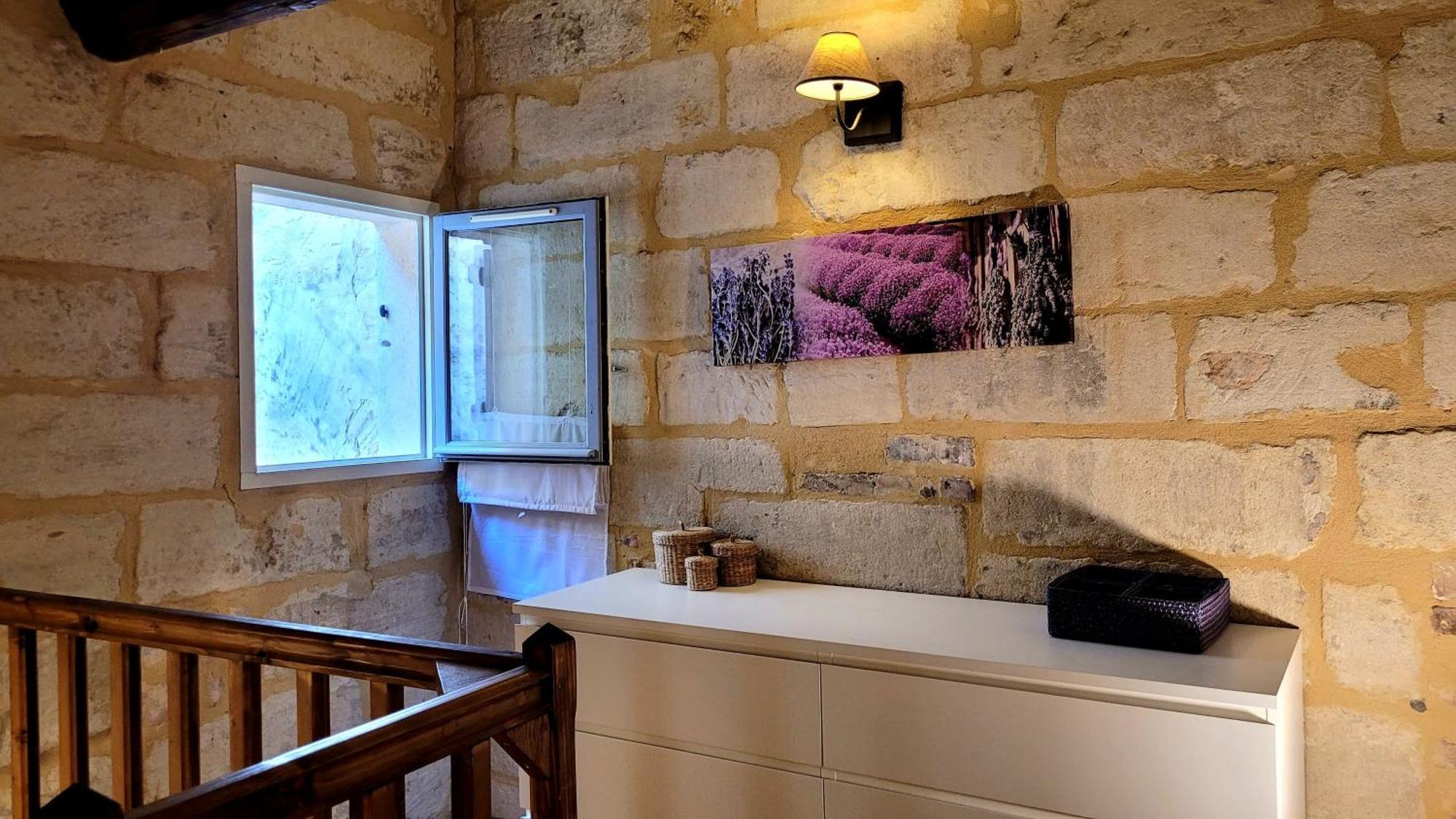 La Pascallane Uzes Luaran gambar