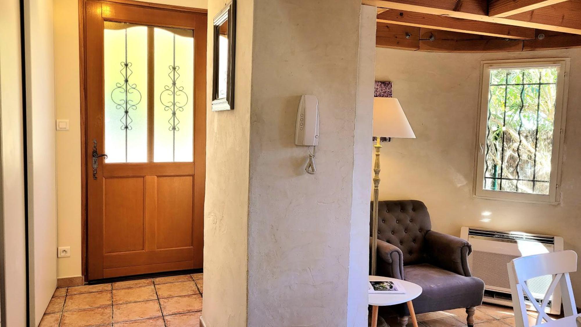 La Pascallane Uzes Luaran gambar