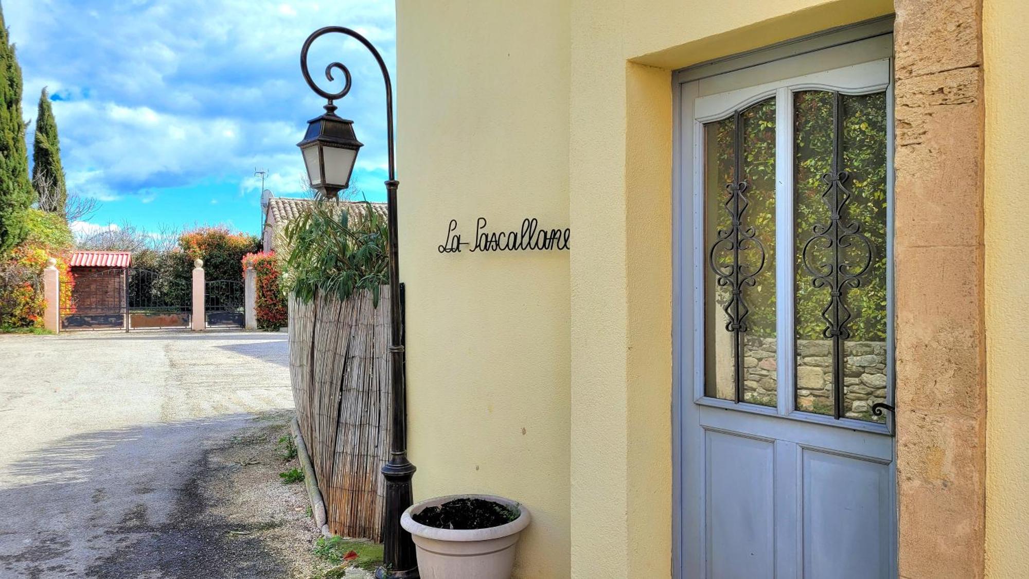 La Pascallane Uzes Luaran gambar