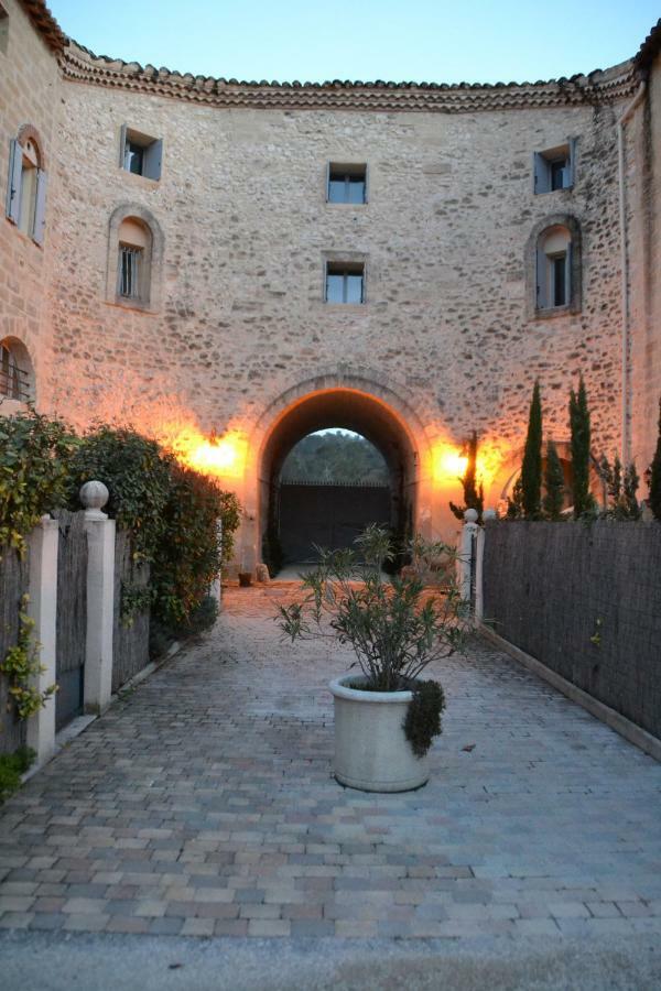La Pascallane Uzes Luaran gambar